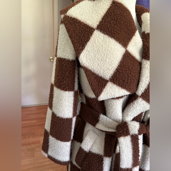 Hutch Juni Checkered Belted Teddy Coat - Picture 5 of 8